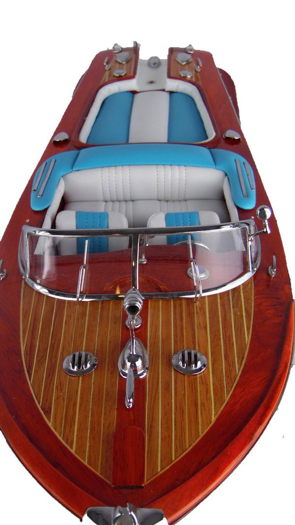 Modellschiff Nachbau mit Anlehnung an die bekannten ital. Sport - Boote