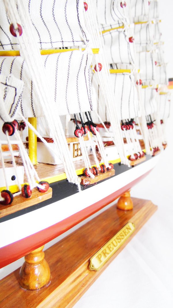 Modellsegelschiff - Standmodell - Traditionssegler Preussen