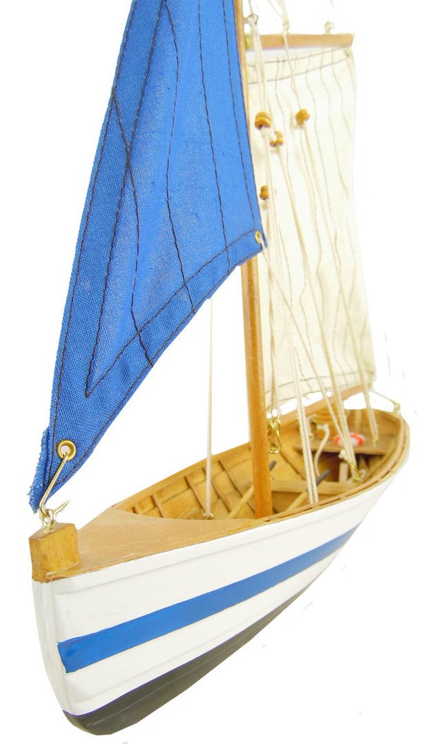 kleines Segelboot │ Jolle │Schiff │ Modellschiff